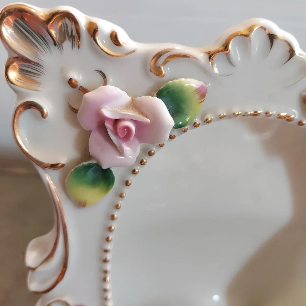 Vintage Porcelain Rose Picture Frame Gold Gilt Floral Victorian J-908 7x5.5